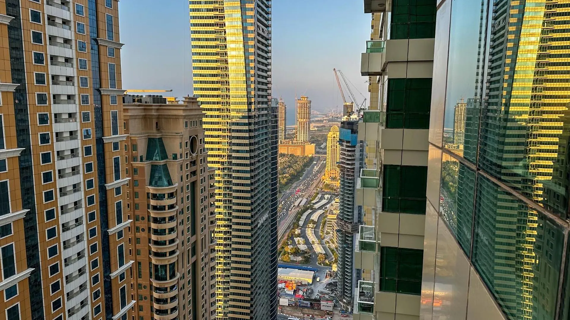 Pineapple Xpress Apartment Dubai United Arab Emirates