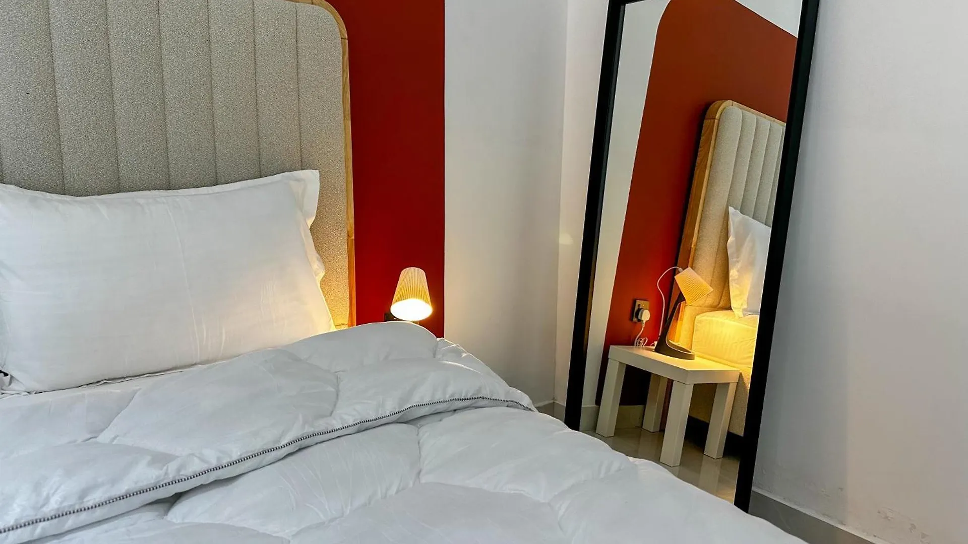 Pineapple Xpress Apartment Dubai