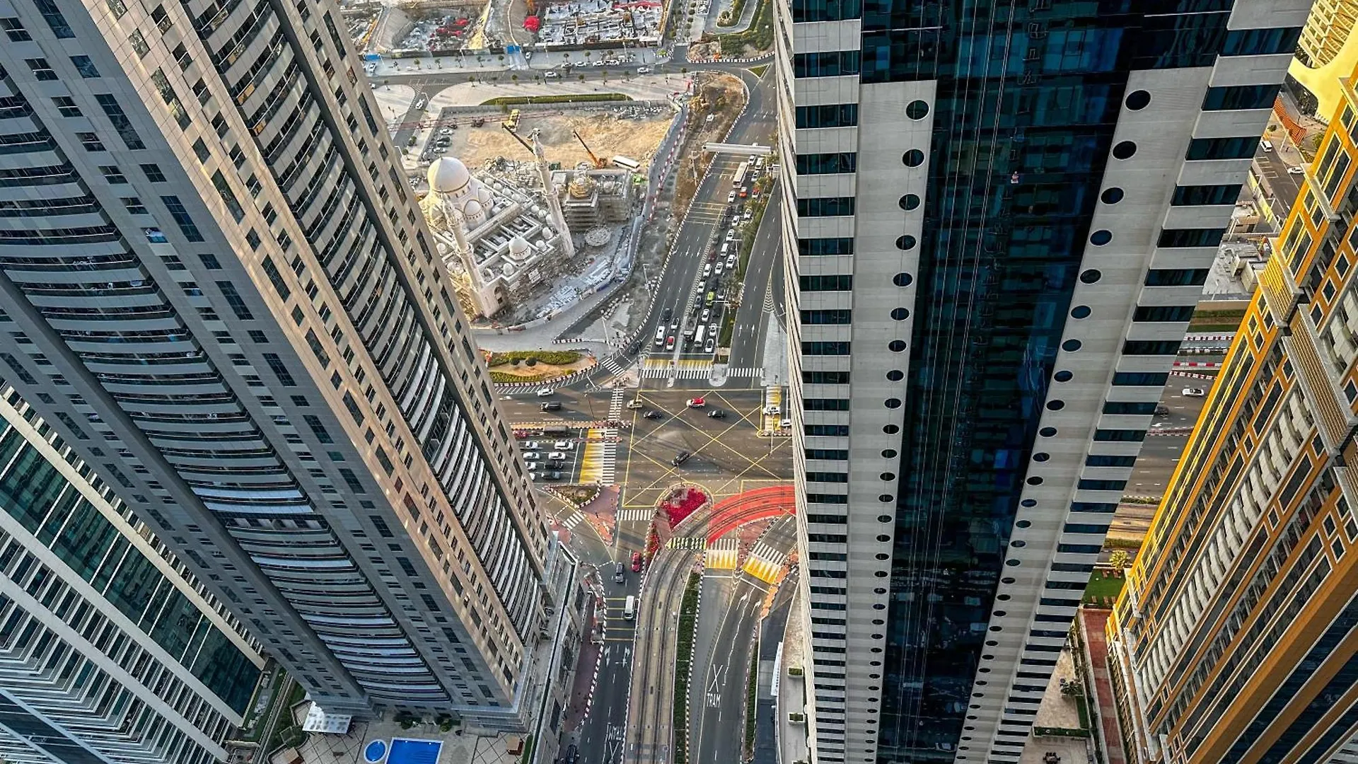 Pineapple Xpress Apartment Dubai