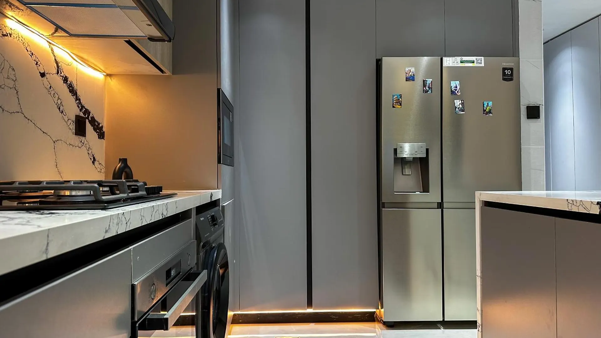 Pineapple Xpress Apartment Dubai