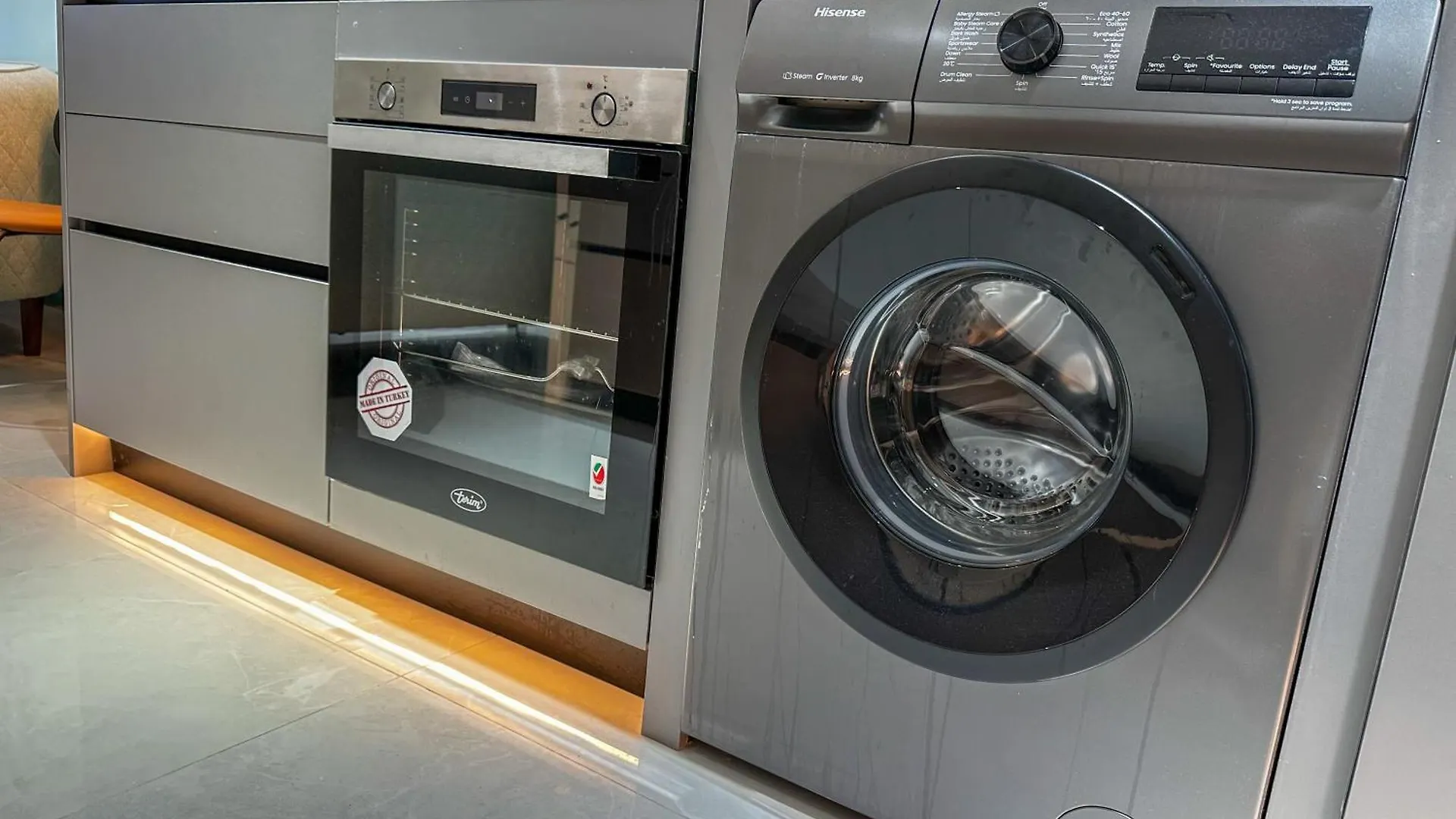 Pineapple Xpress Apartment Dubai