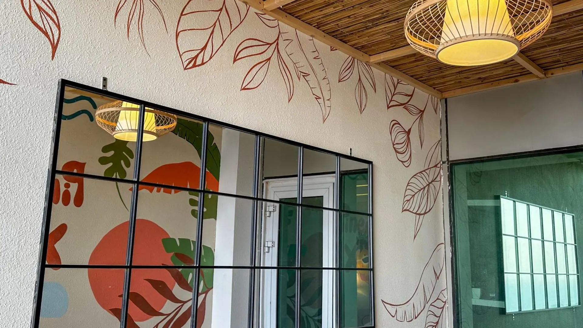 Pineapple Xpress Apartment Dubai