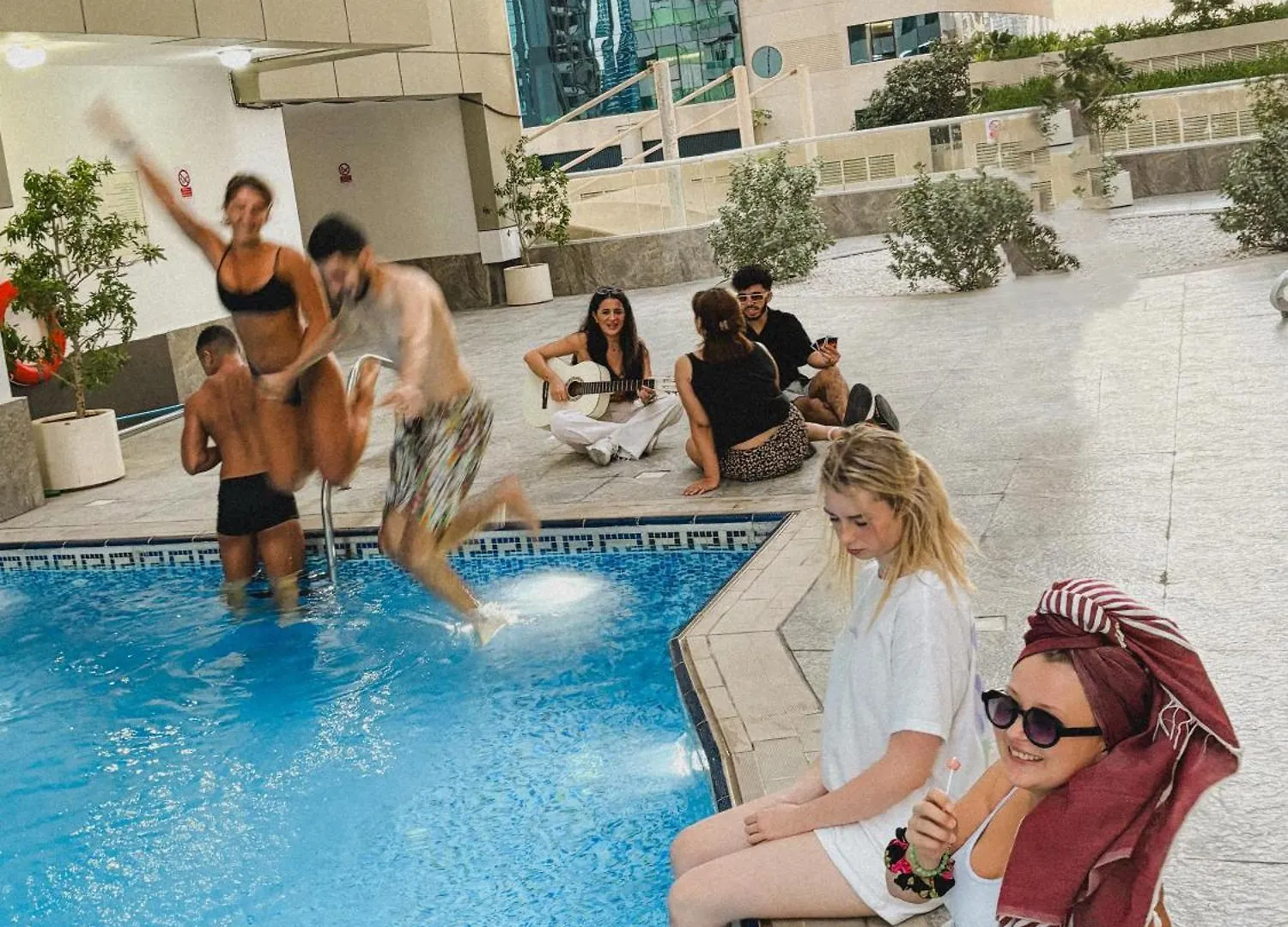Pineapple Xpress Apartment Dubai